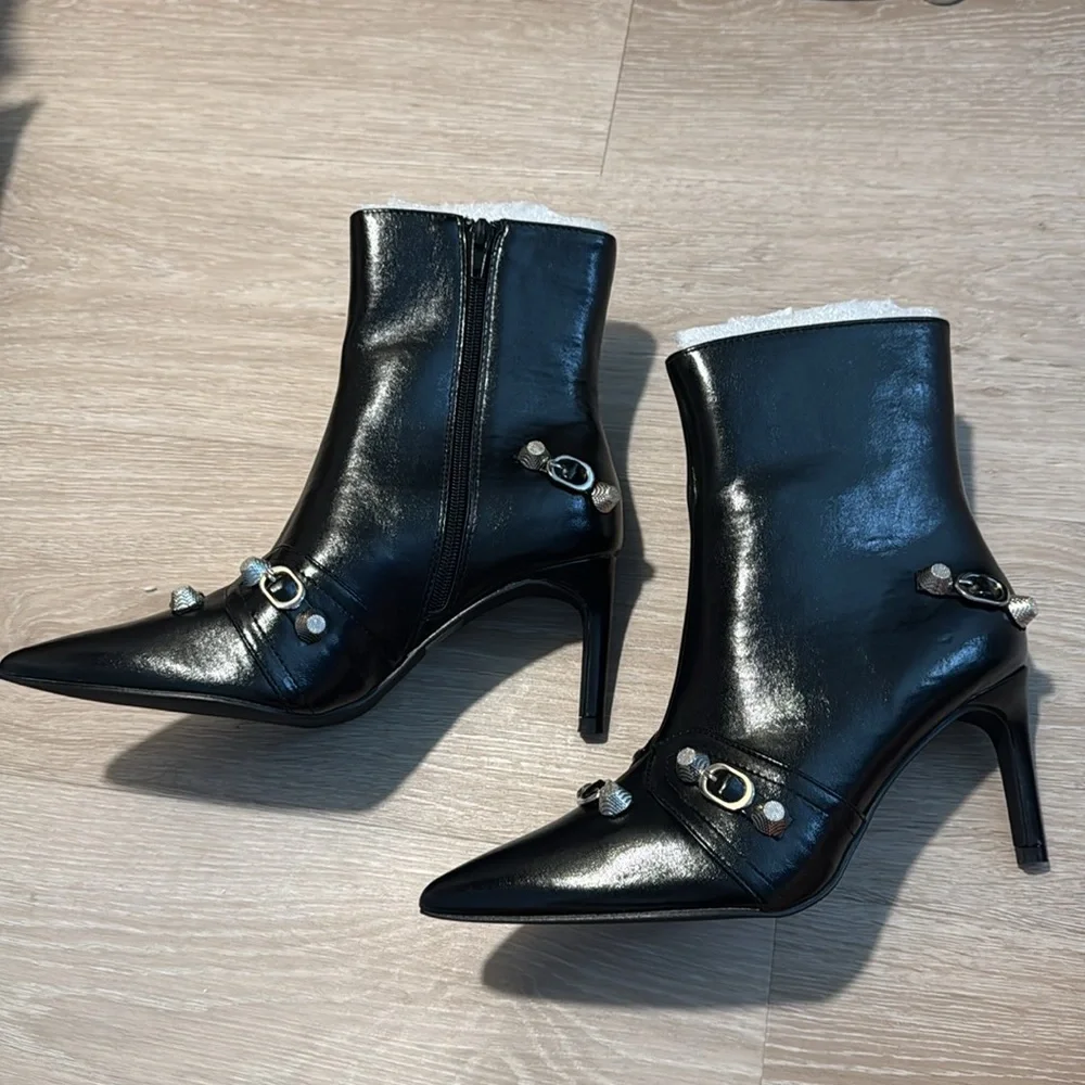 Jude Hardware Booties NEW 🏷️